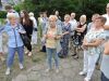 WYcieczkowicze przy starym młynie